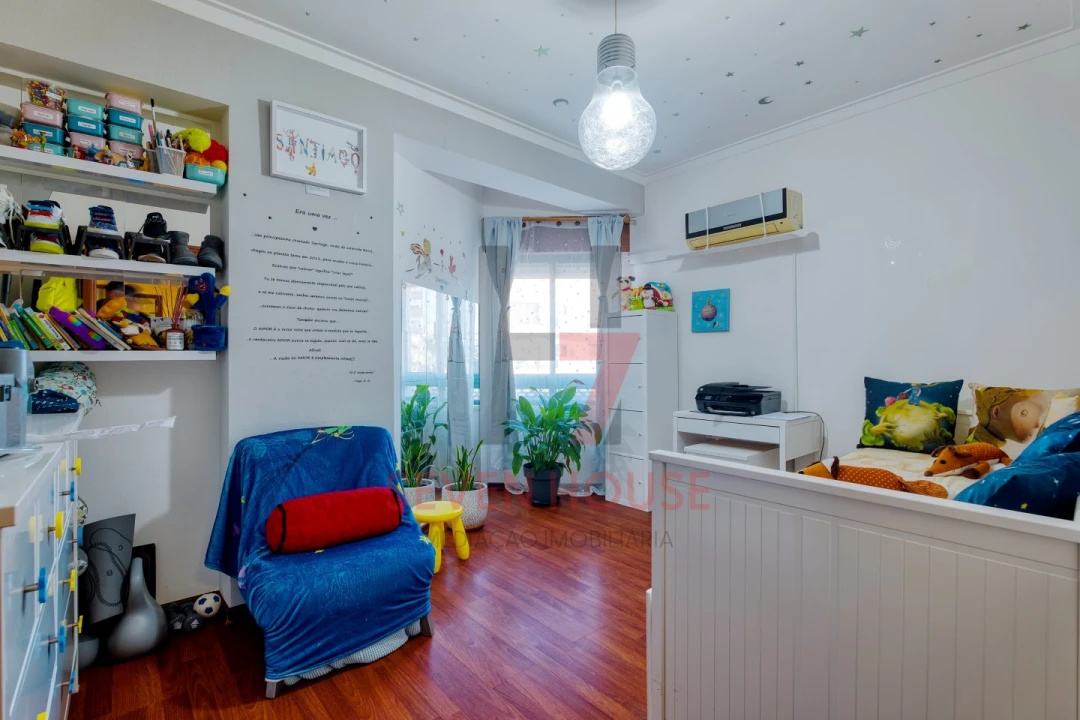 Apartamento T2 para Venda em Santo António dos Cavaleiros e Frielas Foto 21