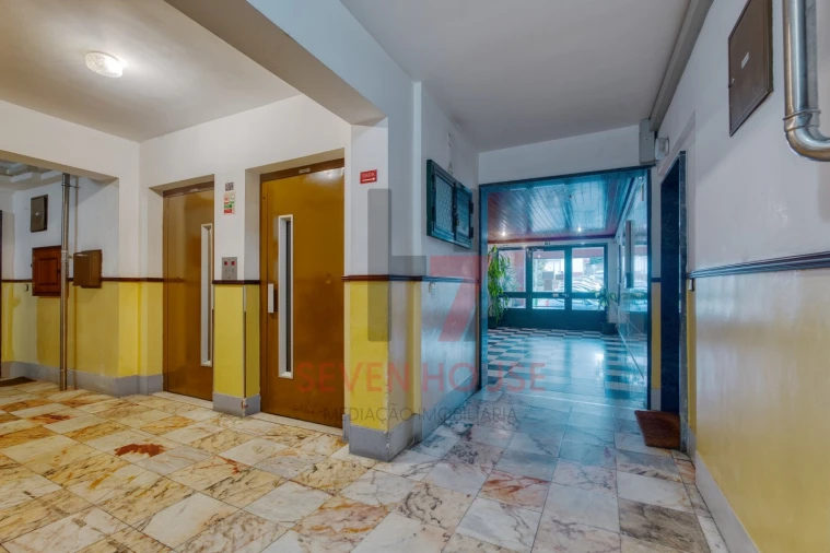 Apartamento T2 para Venda em Santo António dos Cavaleiros e Frielas Foto 28