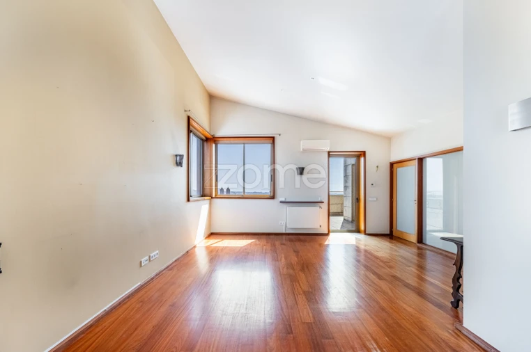 Apartamento T3 para Arrendamento em Cedofeita, Santo Ildefonso, Sé, Miragaia, São Nicolau e Vitória Foto 11