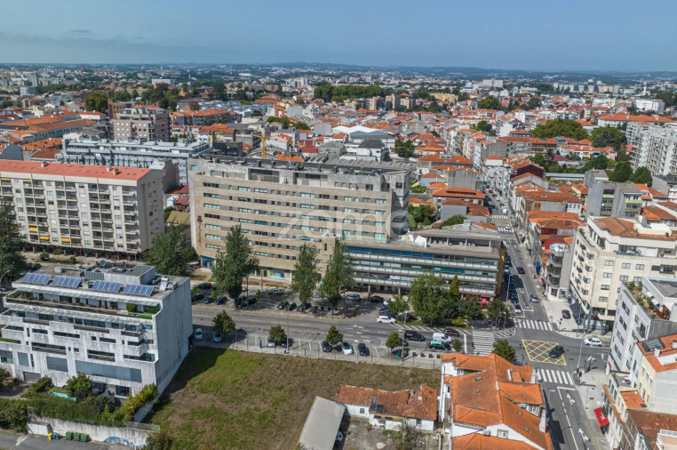 Apartamento T3 para Arrendamento em Cedofeita, Santo Ildefonso, Sé, Miragaia, São Nicolau e Vitória Foto 29