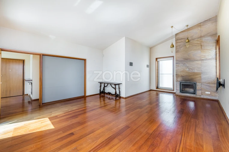 Apartamento T3 para Arrendamento em Cedofeita, Santo Ildefonso, Sé, Miragaia, São Nicolau e Vitória Foto 10