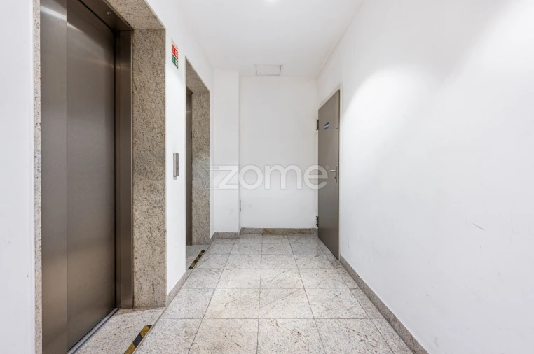 Apartamento T3 para Arrendamento em Cedofeita, Santo Ildefonso, Sé, Miragaia, São Nicolau e Vitória Foto 25
