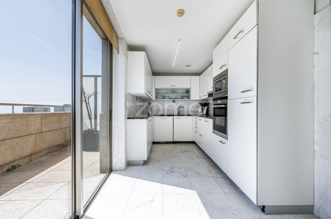 Apartamento T3 para Arrendamento em Cedofeita, Santo Ildefonso, Sé, Miragaia, São Nicolau e Vitória Foto 6