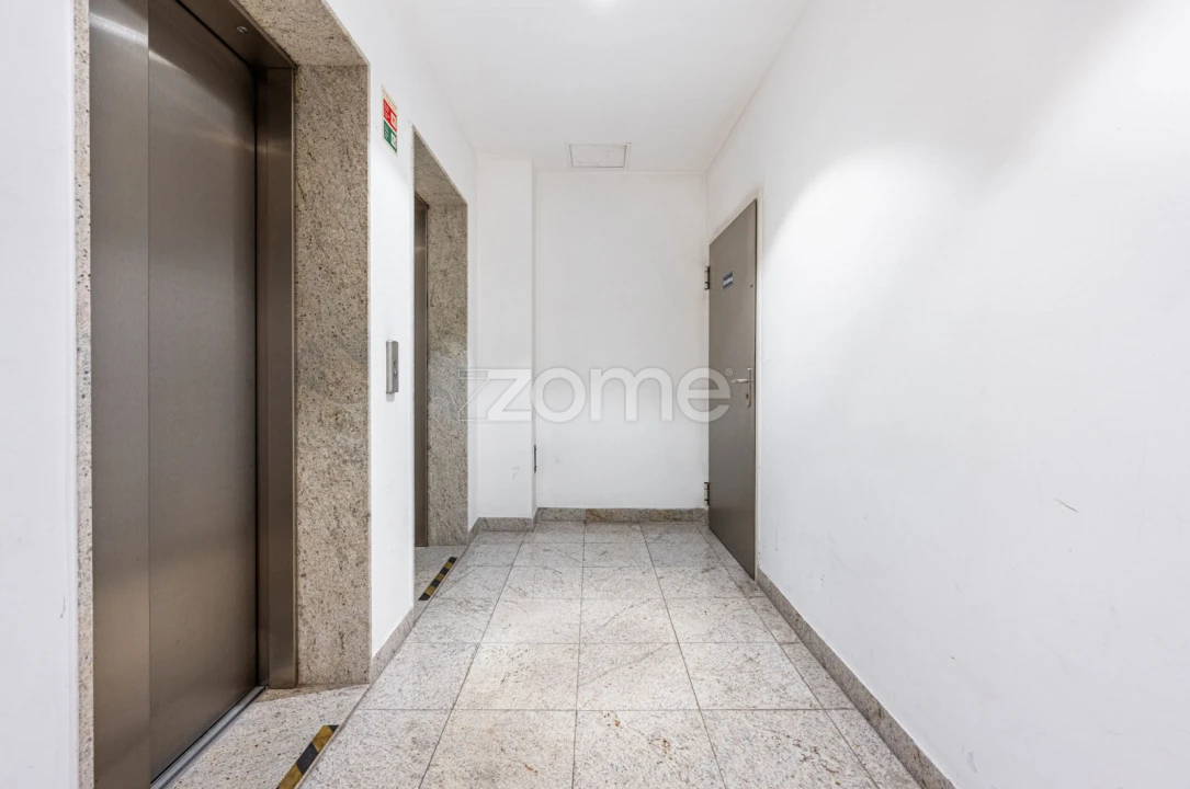Apartamento T3 para Arrendamento em Cedofeita, Santo Ildefonso, Sé, Miragaia, São Nicolau e Vitória Foto 25