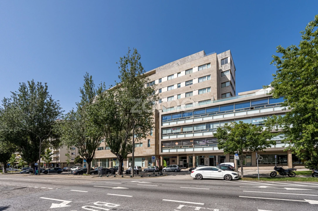 Apartamento T3 para Arrendamento em Cedofeita, Santo Ildefonso, Sé, Miragaia, São Nicolau e Vitória Foto 32