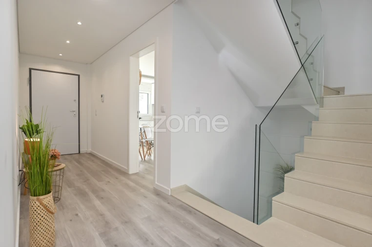 Moradia T3 para Venda em Rio de Mouro Foto 3