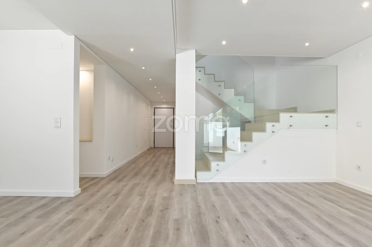 Moradia T3 para Venda em Rio de Mouro Foto 5