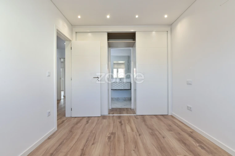 Moradia T3 para Venda em Rio de Mouro Foto 24