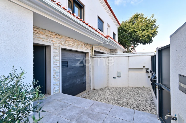 Moradia T3 para Venda em Rio de Mouro Foto 37