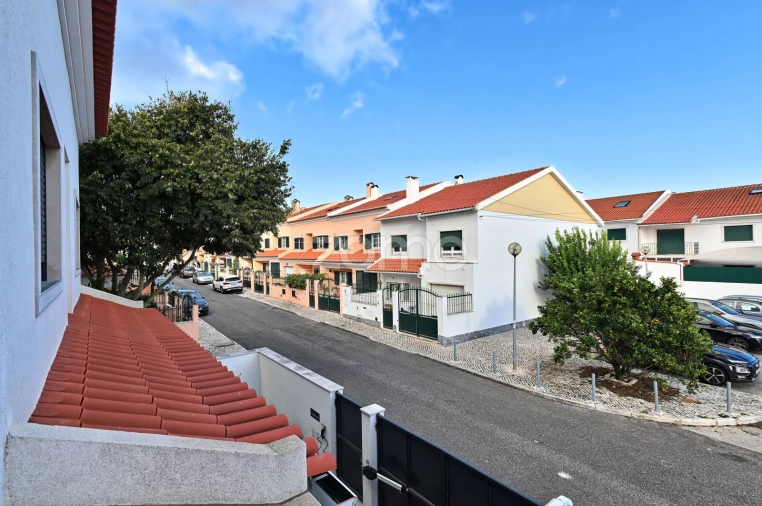 Moradia T3 para Venda em Rio de Mouro Foto 23