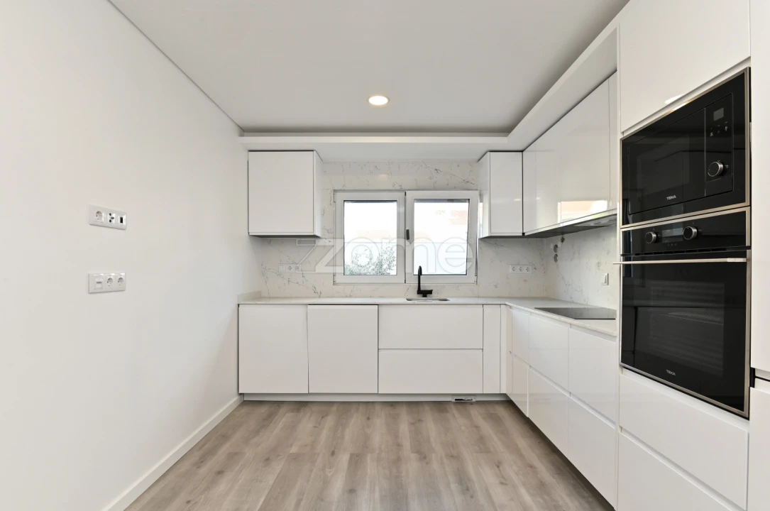 Moradia T3 para Venda em Rio de Mouro Foto 4