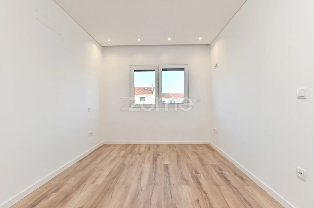 Moradia T3 para Venda em Rio de Mouro Foto 22