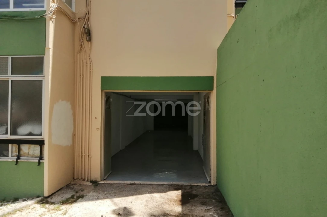 Terreno Comércio / Armazém para Arrendamento em Águas Livres Foto 4