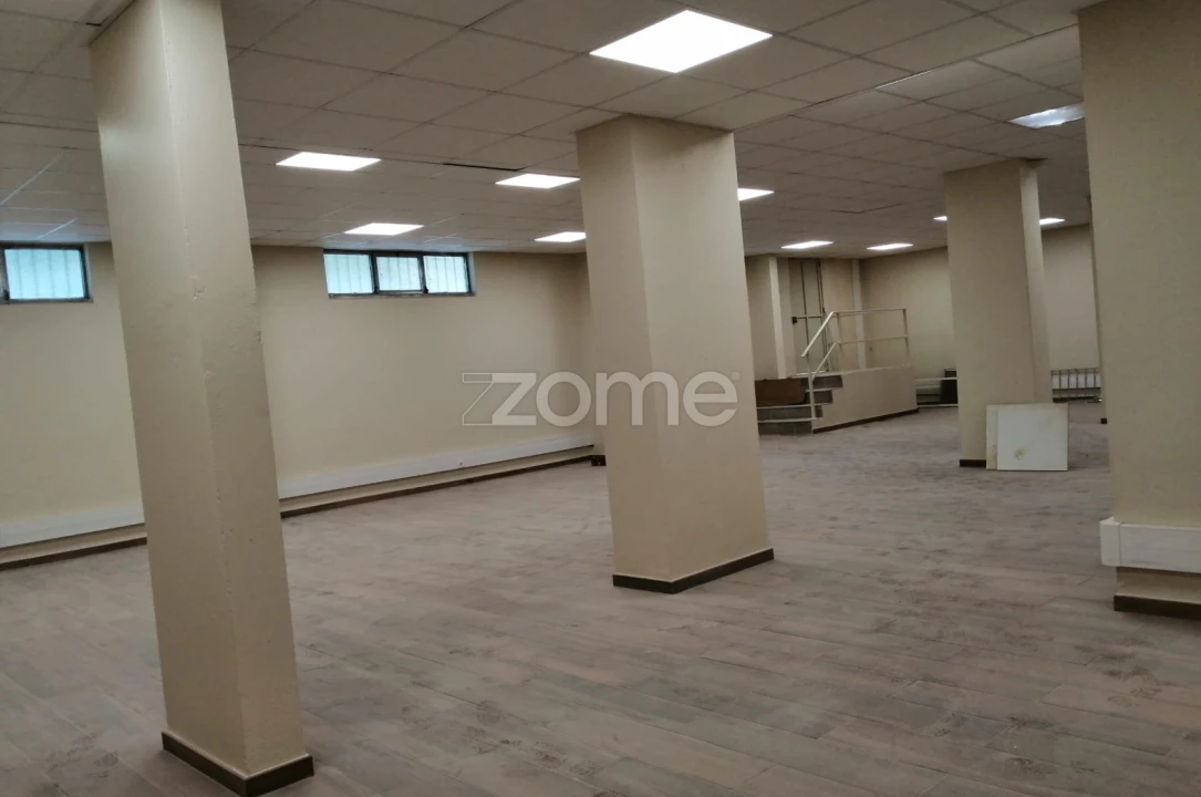 Terreno Comércio / Armazém para Arrendamento em Águas Livres Foto 7