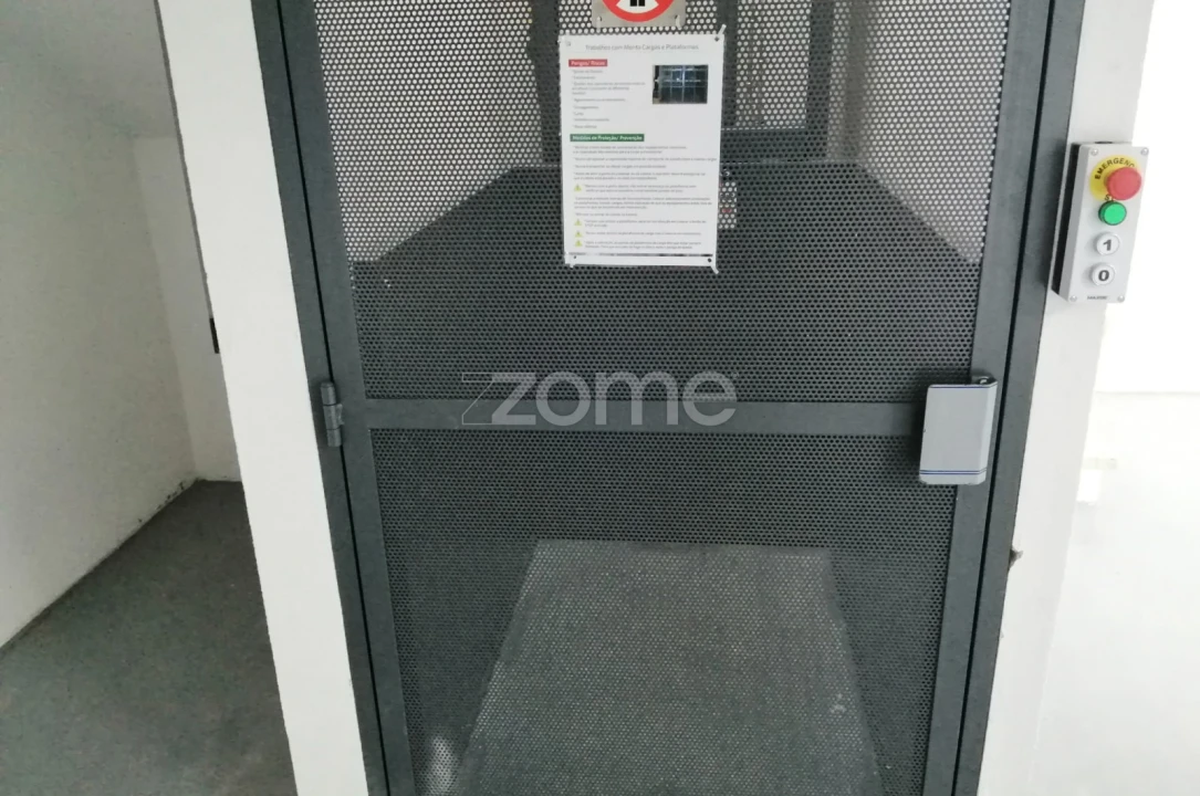 Terreno Comércio / Armazém para Arrendamento em Águas Livres Foto 14