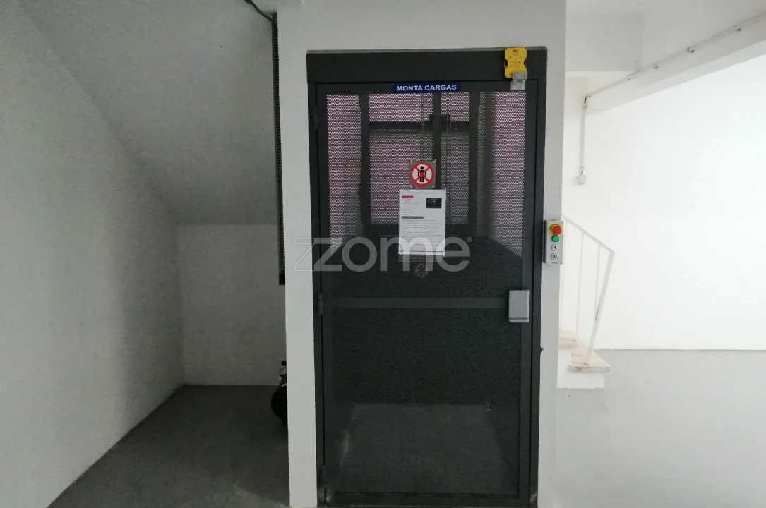 Terreno Comércio / Armazém para Arrendamento em Águas Livres Foto 36