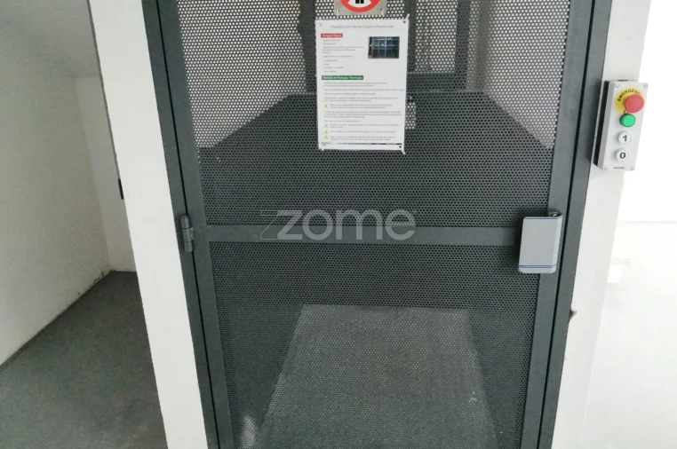 Terreno Comércio / Armazém para Arrendamento em Águas Livres Foto 14