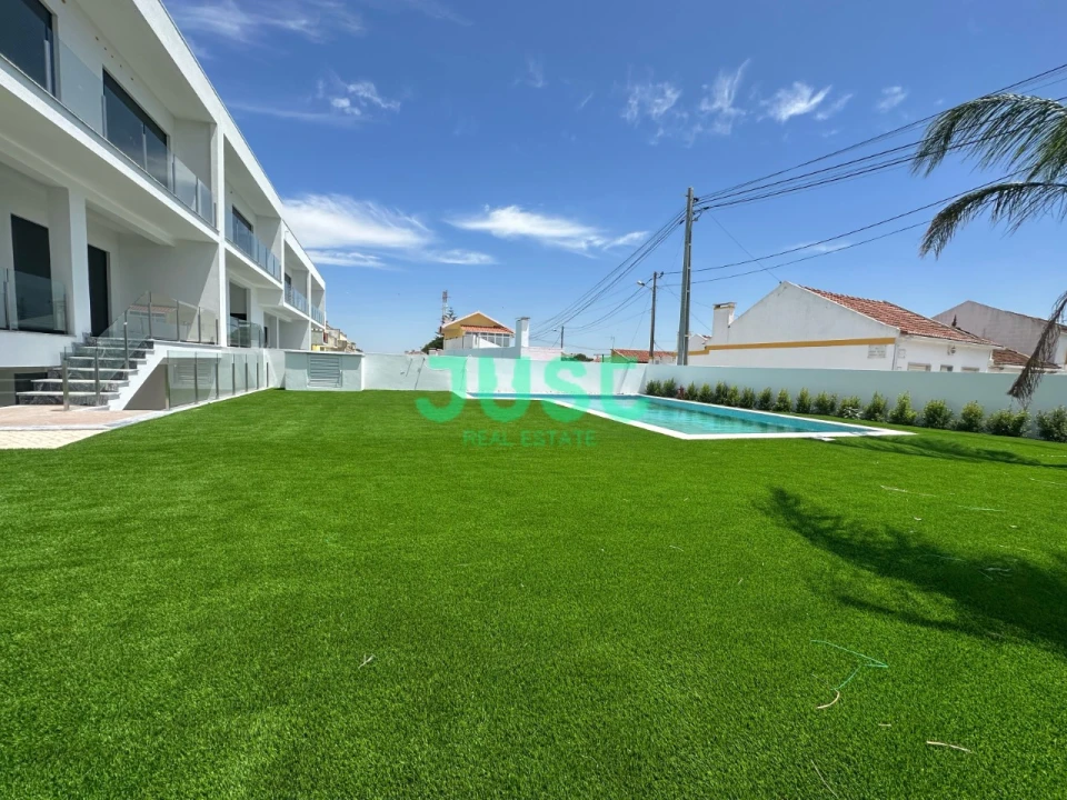Moradia T3 para Venda em Charneca de Caparica e Sobreda Foto 4