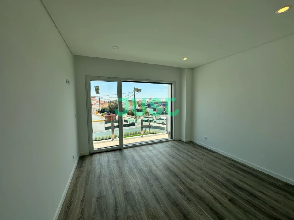 Moradia T3 para Venda em Charneca de Caparica e Sobreda Foto 17