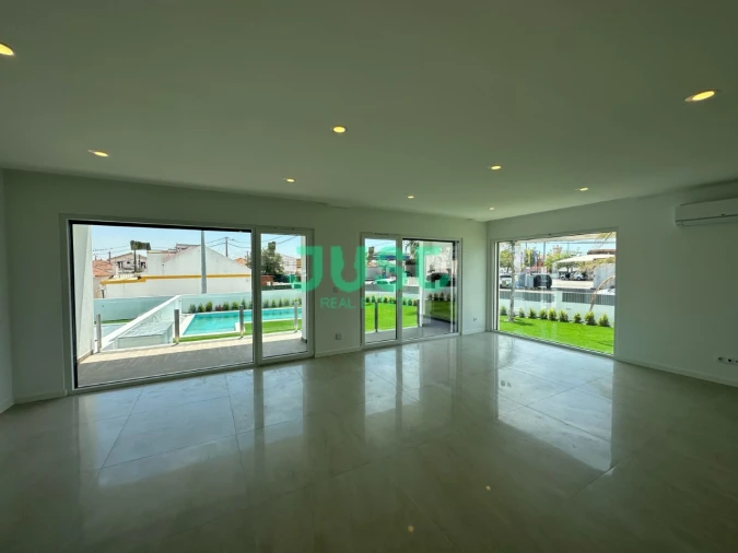 Moradia T3 para Venda em Charneca de Caparica e Sobreda Foto 11