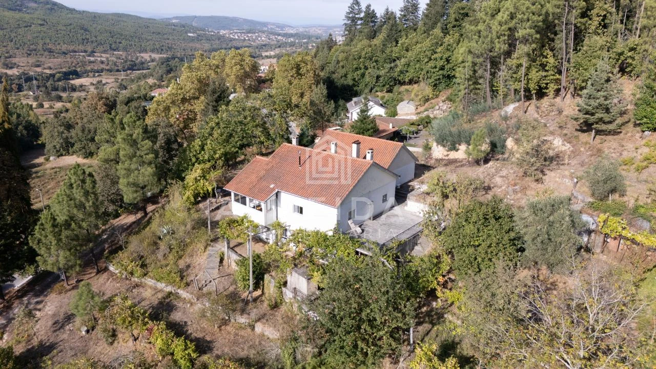 Moradia T4 para Venda em Vila Pouca de Aguiar Foto 1