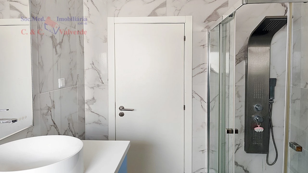 Apartamento T2 para Venda em A dos Cunhados e Maceira Foto 14