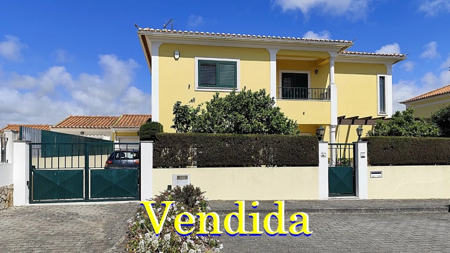 Moradia T4 para Venda em Silveira Foto 2