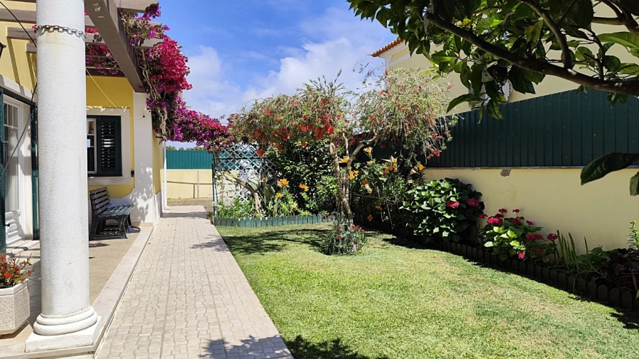 Moradia T4 para Venda em Silveira Foto 4