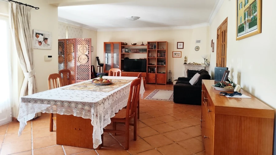 Moradia T4 para Venda em Silveira Foto 9