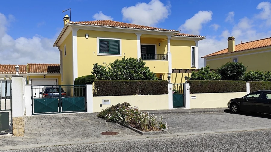 Moradia T4 para Venda em Silveira Foto 46