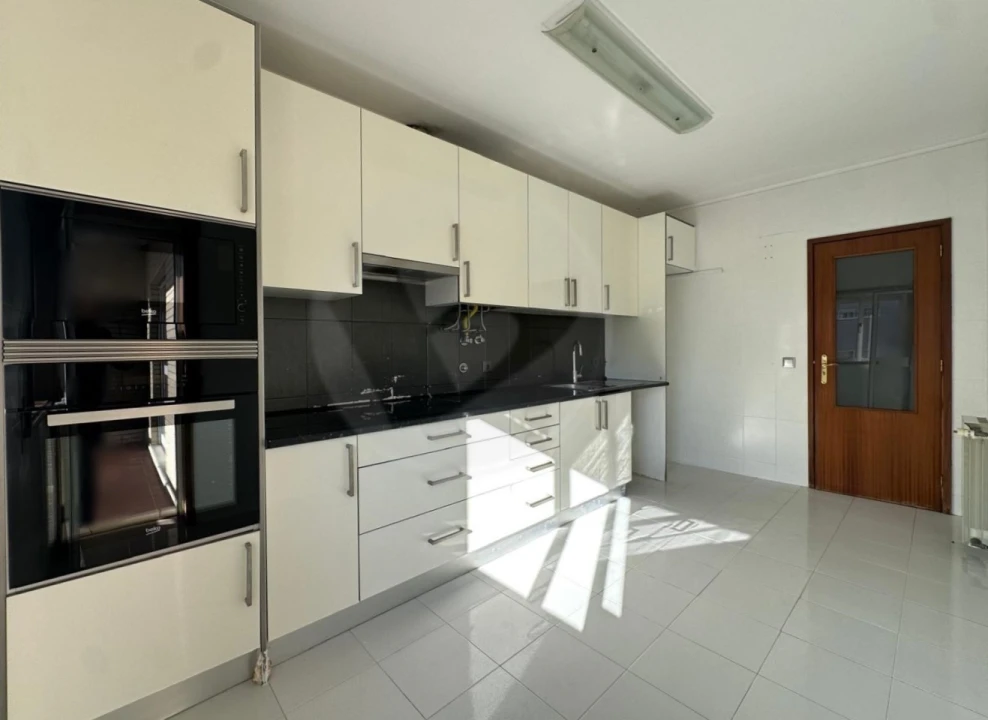 Apartamento T3 para Venda em Retorta e Tougues Foto 5