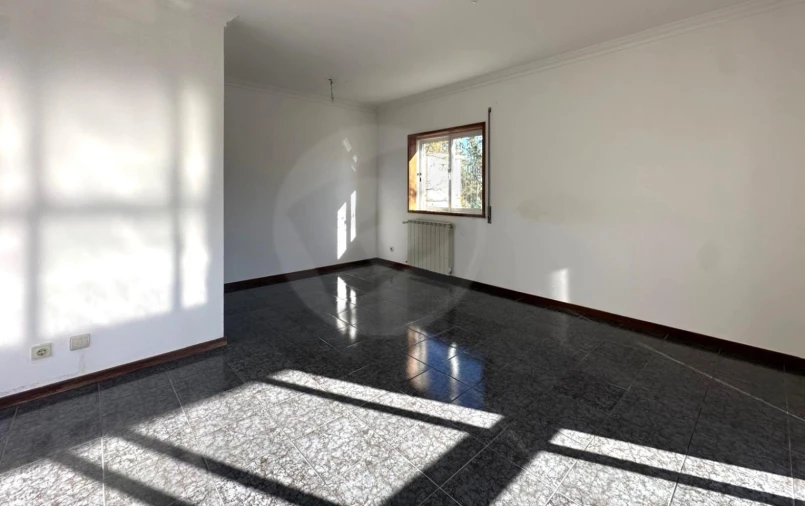 Apartamento T3 para Venda em Retorta e Tougues Foto 2