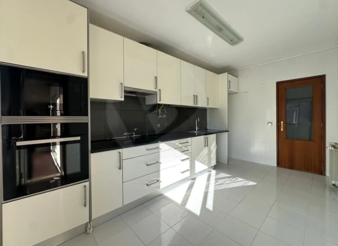 Apartamento T3 para Venda em Retorta e Tougues Foto 5