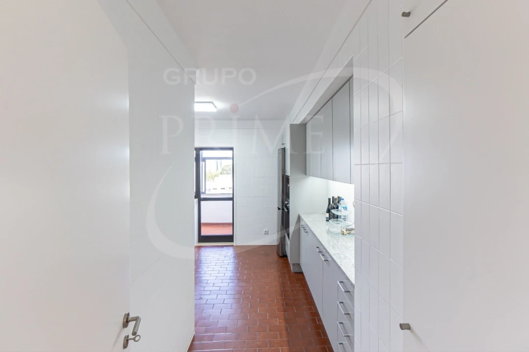 Apartamento T3 para Venda em Ramalde Foto 9