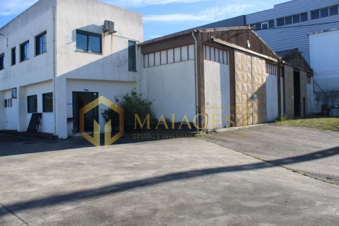 Armazém para Venda em Lourosa Foto 1
