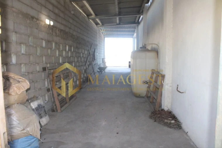 Armazém para Venda em Lourosa Foto 17
