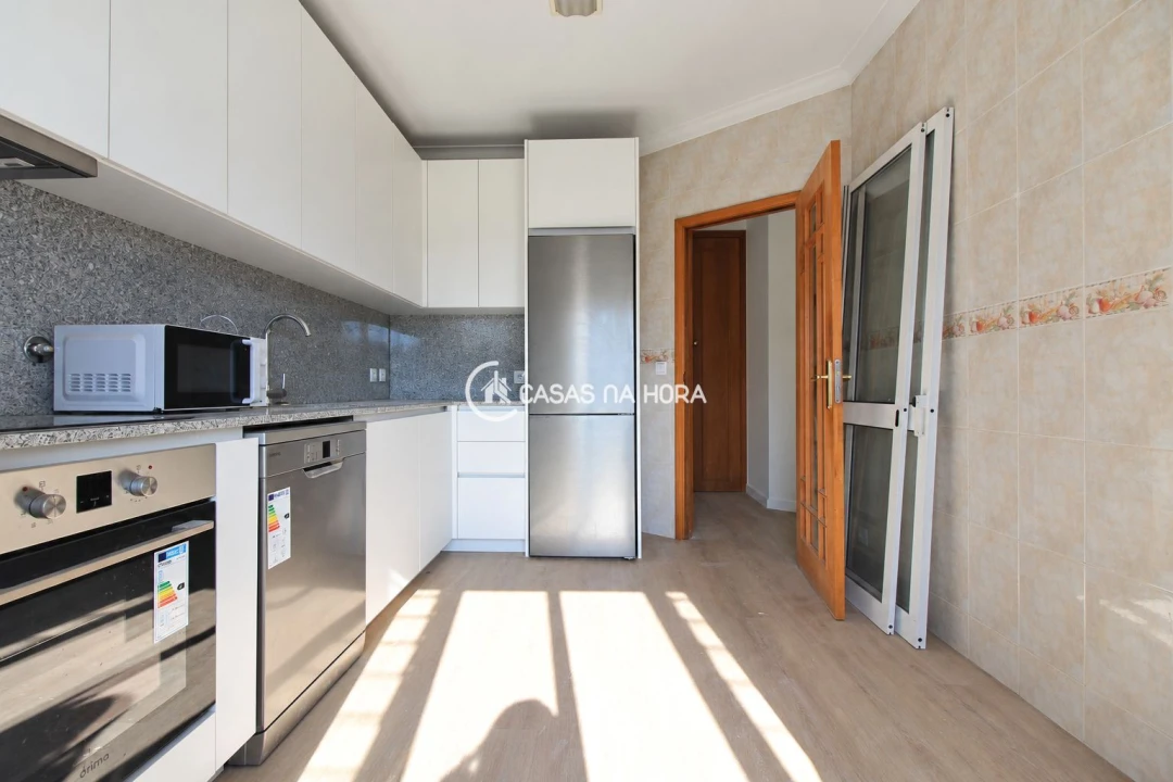 Apartamento T3 para Arrendamento em Oliveira do Douro Foto 18