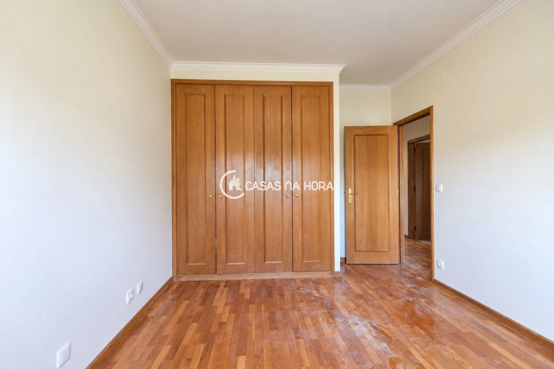 Apartamento T3 para Arrendamento em Oliveira do Douro Foto 19