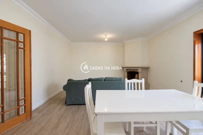 Apartamento T3 para Arrendamento em Oliveira do Douro