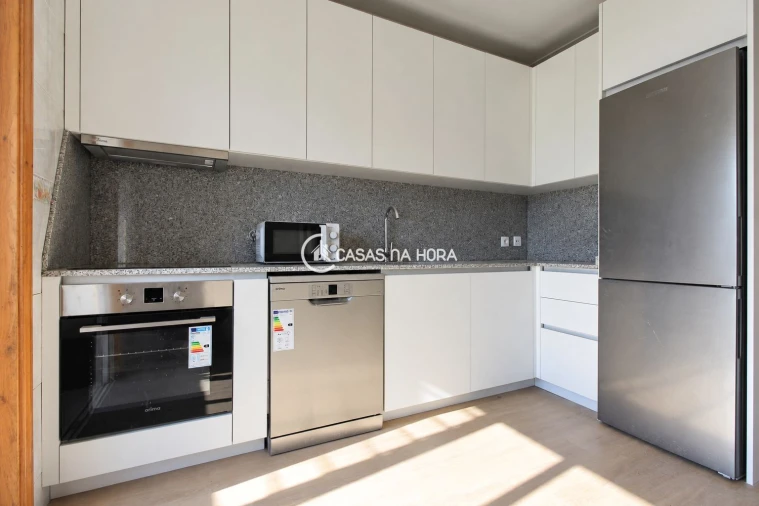 Apartamento T3 para Arrendamento em Oliveira do Douro Foto 4