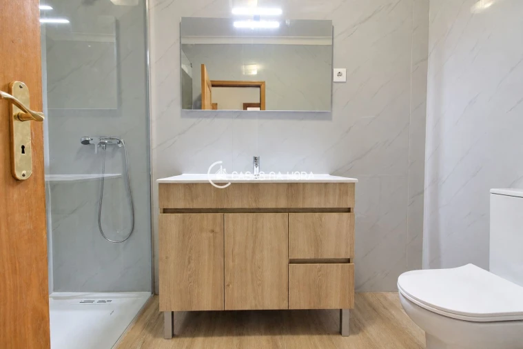 Apartamento T3 para Arrendamento em Oliveira do Douro Foto 8