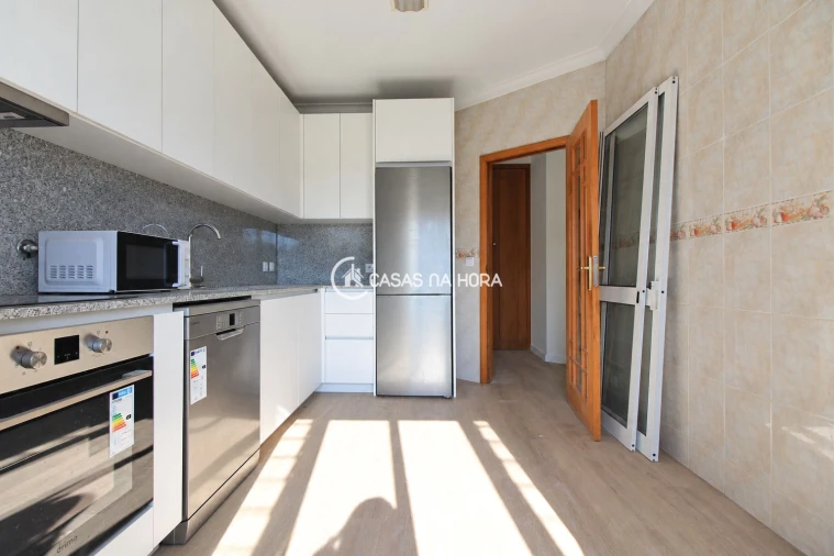 Apartamento T3 para Arrendamento em Oliveira do Douro Foto 18
