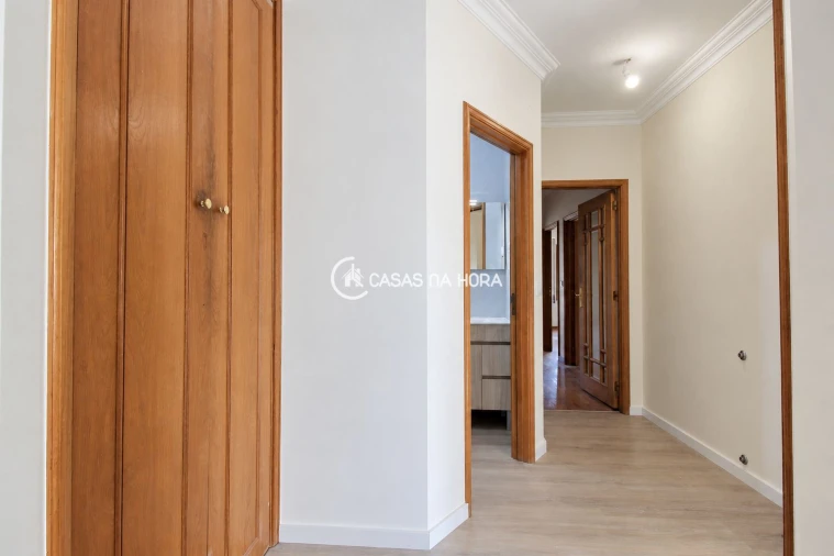 Apartamento T3 para Arrendamento em Oliveira do Douro Foto 22