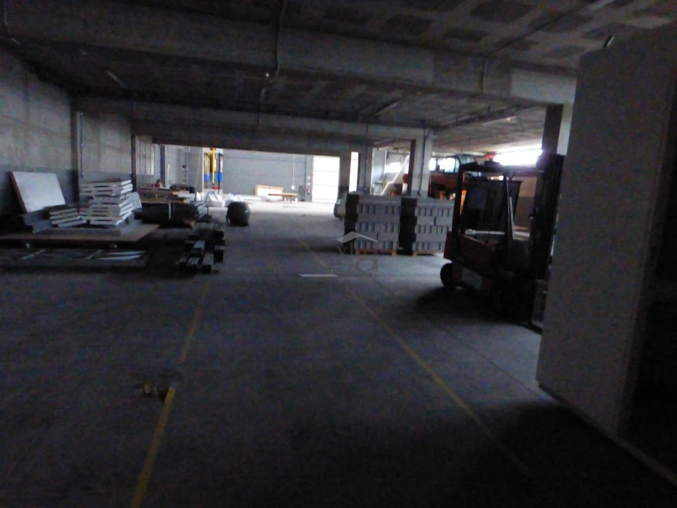 Armazém para Arrendamento em Avintes Foto 9