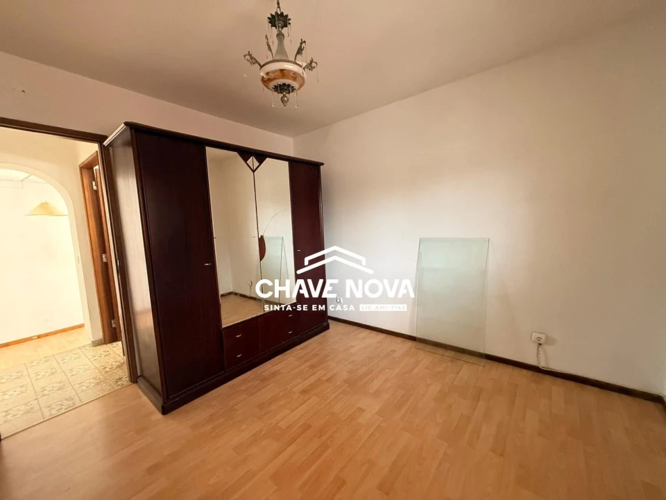 Moradia T3 para Venda em Loule (São Sebastião) Foto 7