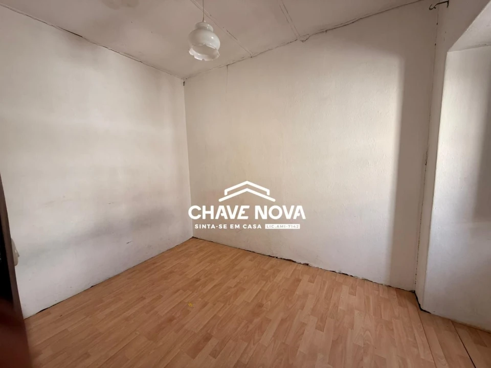 Moradia T3 para Venda em Loule (São Sebastião) Foto 8