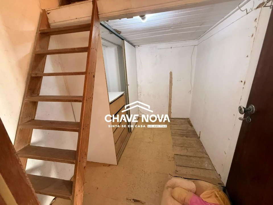 Moradia T3 para Venda em Loule (São Sebastião) Foto 17