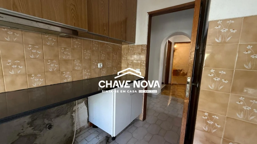 Moradia T3 para Venda em Loule (São Sebastião) Foto 4