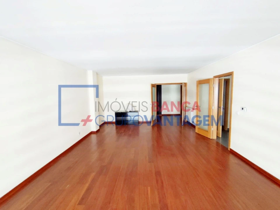 Apartamento T3 para Venda em Ramalde Foto 5