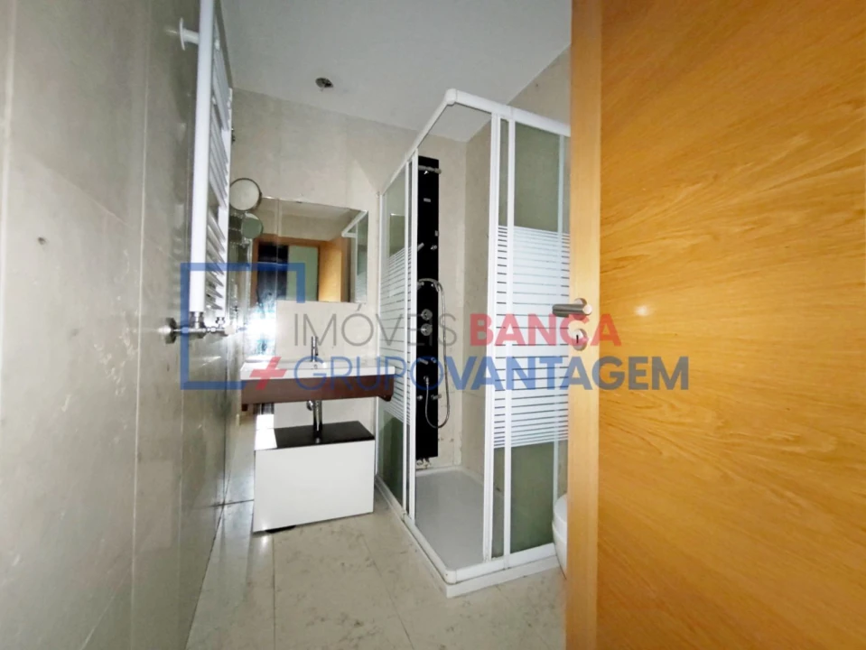 Apartamento T3 para Venda em Ramalde Foto 13